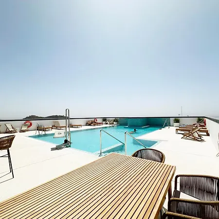 Urban Sky Serviced By P&o Apartamento