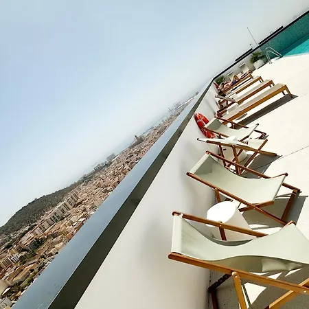 Urban Sky Serviced By P&o Apartamento