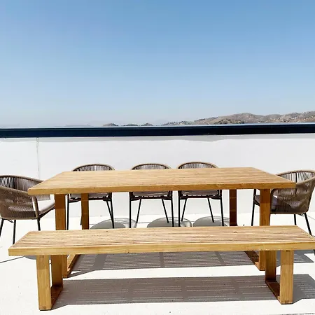 Urban Sky Serviced By P&o Apartamento